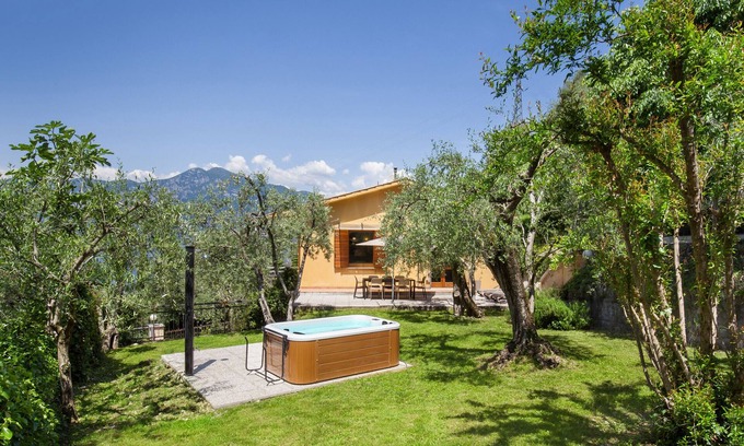 Pai Villa | Villa Carducci with lake view