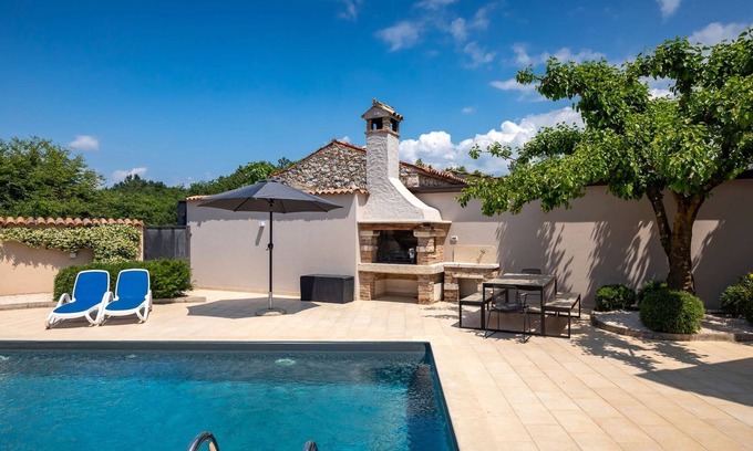 Nova Vas House | Villa Casa Darija with pool and grill in Novigrad