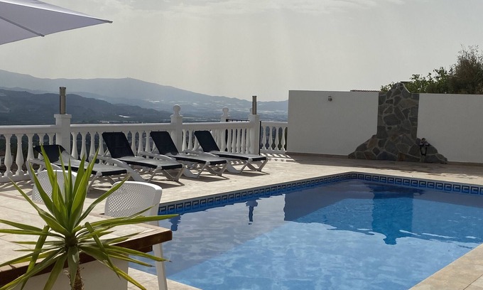 Salobrena Villa | Villa 'Casa Descansa' with Sea View, Wi-Fi and Air Conditioning