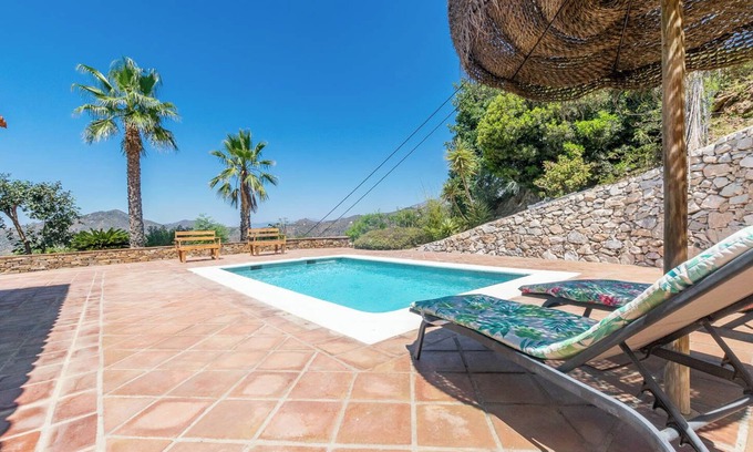 Sayalonga Villa | Villa "Casa Estrella" with Sea View, Private Pool & Wi-Fi