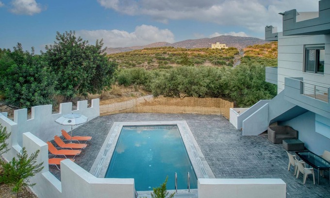 Skotino Villa | Villa Castle by Estia