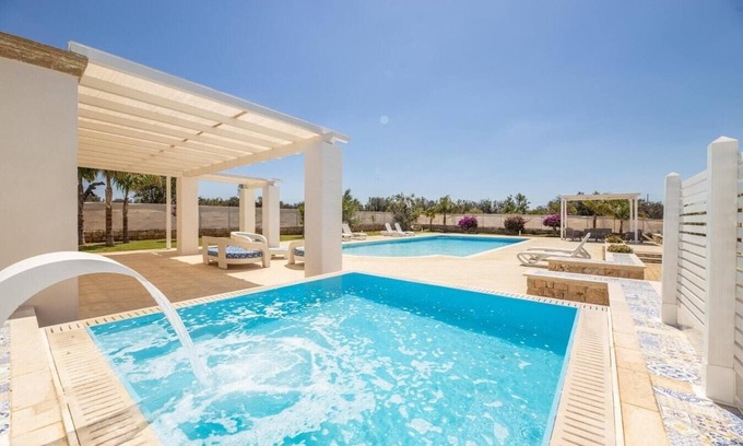 Capilungo Villa | Villa Celia, family villa