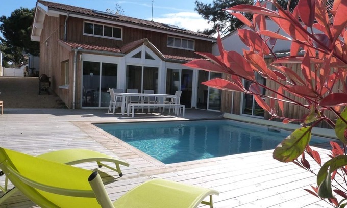 Cap-Ferret Villa | Villa 'Centre Cap Ferret Ref 40' with private pool, private terrace and Wi-Fi