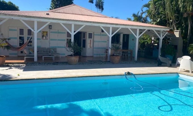 Baie-Mahault Villa | Villa Centre Guadeloupe 4 Chambres 8 Personnes Piscine Jacuzzi