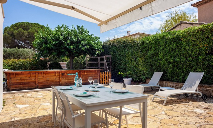Bandol Villa | Villa 'Chez Tao' with Pool, Garden, Terrace & Wi-Fi