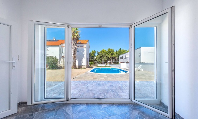Zrce Villa | Villa Christina - room for up to 3 people with pool, max. capacity 30 people