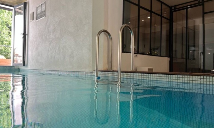 Mont Duplan Villa | VILLA CITY CENTER HEATED INDOOR POOL