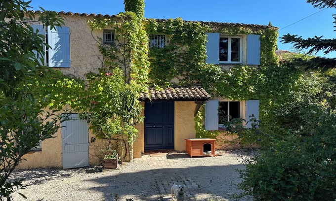 Venelles Villa | Villa Climatisée 140m² Avec Jardin et Piscine à Proximité D'aix-en-pce - 6 Pers