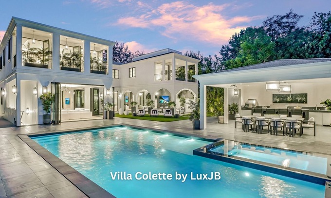 The Flats Villa | Villa Colette by LuxJB 🏆 Beverly Hills Flats Mega Mansion 🏆 Sleeps 18 🏆 9 Beds