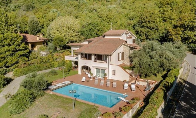 Vaiano House | Villa con Piscina privata - Vista panoramica - 7 ROOMS - 20 GUEST
