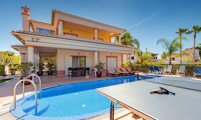 Albufeira Villa | Villa Cor de Rosa in Albufeira