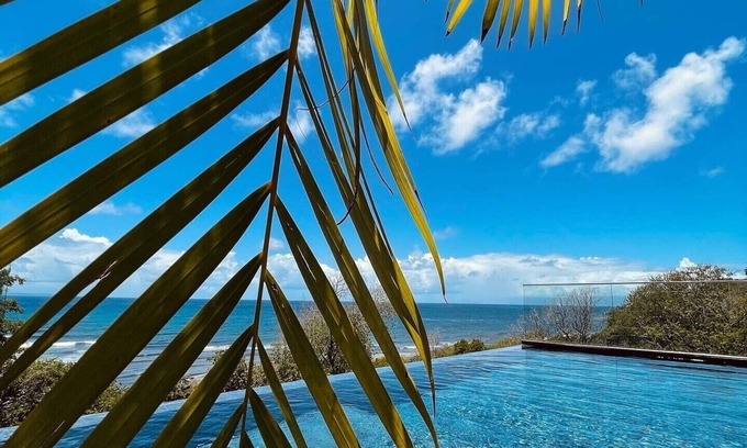 Anse des Rochers Villa | Villa Corail, Accommodation with infinity pool with panoramic sea view