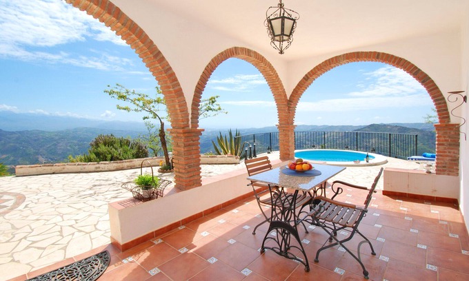 Comares Villa | Villa Cuatro Vientos: Experience a Dream Holiday in the Heart of Andalusia