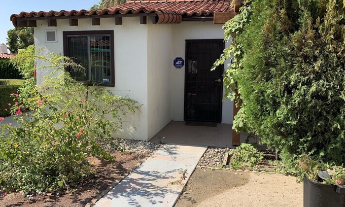 Downtown Palm Springs Villa | Villa D - 1 bedroom with kitchen in the beautiful downtown Palm Springs!