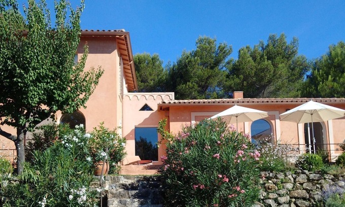 Saint-Marc-Jaumegarde House | Villa D'exception à Aix-en-provence