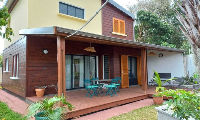 Maniron House | Villa Dattier