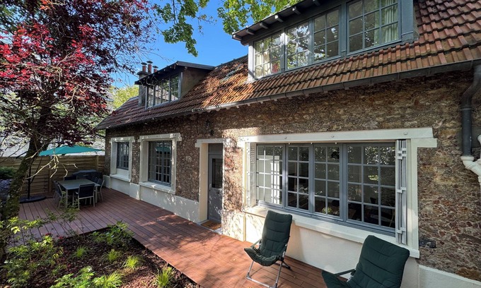 Versailles Villa | Villa de Luxe Avec Climatisation et Terrasse, Idéal Pour Visiter Paris!