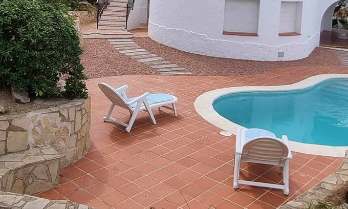 L'Escala House | VILLA DEL SOL WITH POOL AND BEAUTIFUL VIEWS