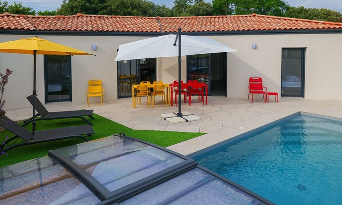 Jard-sur-Mer House | Villa des Herondais – Pool – Garden – Fully Equipped – Sleeps 8