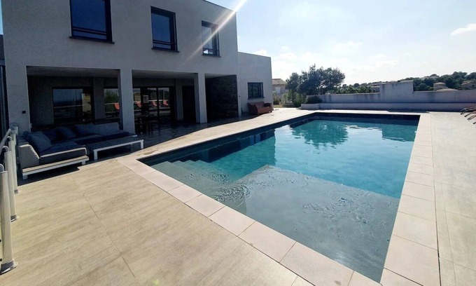 Beaucaire Villa | Villa des Terrasses d'Argence - South of France - 18 people
