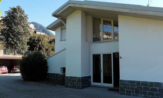 Sondrio Bed & Breakfast | Villa Diego - B&B surrounded by greenery, a stone's throw from the center