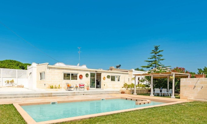 San Vito dei Normanni Villa | Villa Donna by Villa Plus