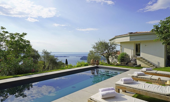 Salo Villa | Villa Dolce Bellezza