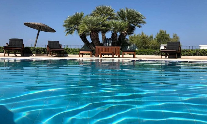 Egira Villa | Villa Dolphin - Beachfront Maisonette with Pool