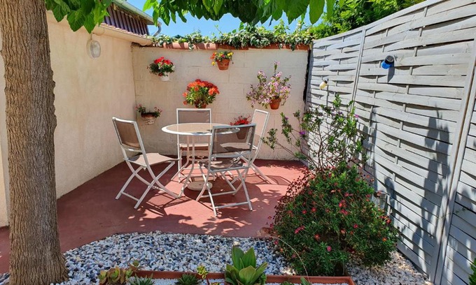 Frontignan Apartment | Villa Dora