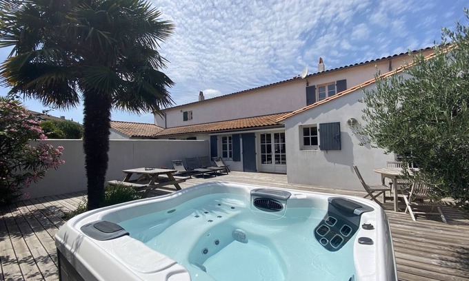 Le Bois-Plage-en-Re House | Villa du Puits Caché : Beautiful holiday home