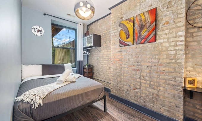 Bronzeville Bed & Breakfast | Villa Dubois Guest House Room 5