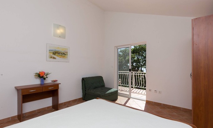 Plat Apartment | Villa Dubravka - Superior Studio Apartment with Balcony and Sea View (Apartman 3)