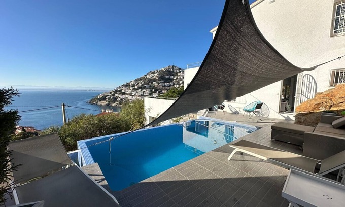 Santa Margarida Ski Chalet | Villa Eden Roc AV-22