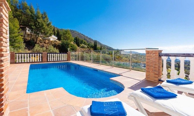Frigiliana Villa | Villa El Pedregal - Three Bedroom Villa, Sleeps 6