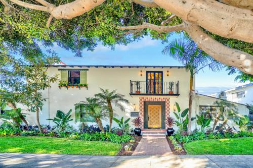 Alamitos Beach House | Villa Encanto- LUXE Spanish Villa with 6 KING Bedrooms, Courtyard and New Game Room