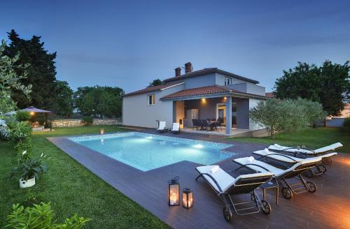 Vinkuran Villa | Villa Entini