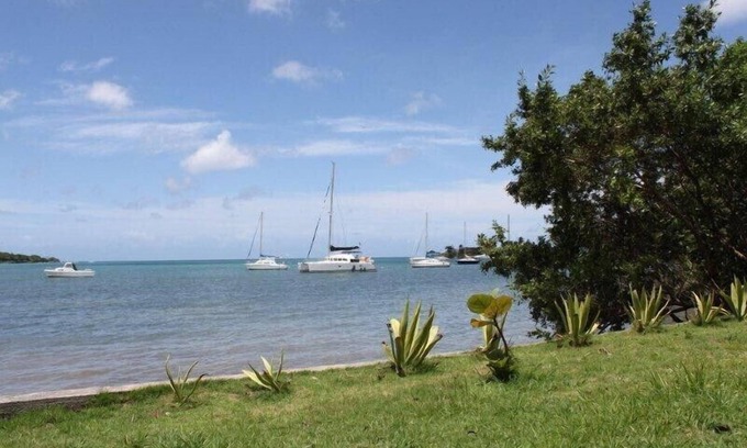 Le Diamant Villa | Villa 'feet in water at Diamond, let yourself be lulled by the waves .
