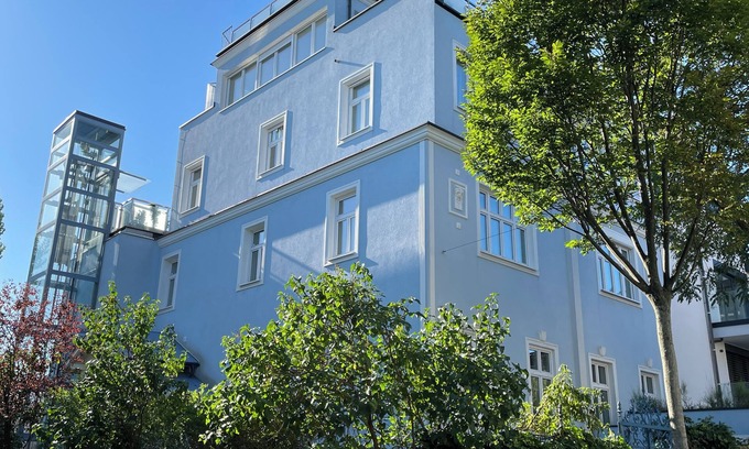 Hernals Apartment | Villa floor in an Art Nouveau villa with garden in a prime Vienna location