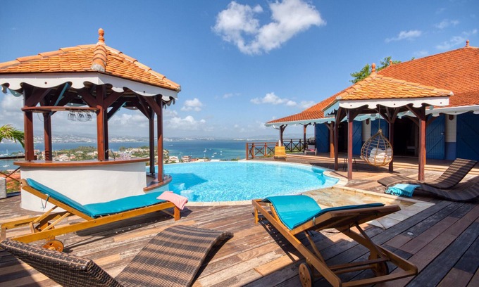 Trois-Ilets Villa | Villa for 10 people with large sea view (MQTI57 - 10 pax)