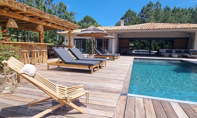San-Gavino-di-Carbini Villa | Villa for 10 people, heated pool close to the beaches of Cala Rossa.