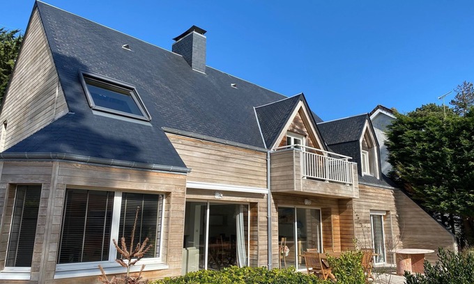 Agon-Coutainville House | VILLA FOR 12 PEOPLE 100 METRES FROM THE BEACH
