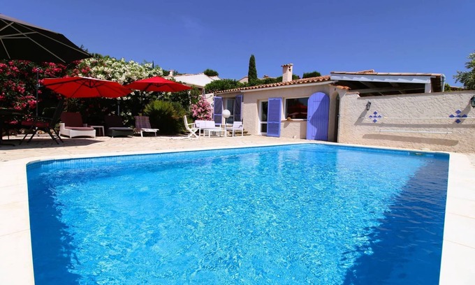 La Londe-les-Maures House | Villa for 6 people with private pool and sea view