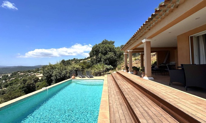 La Londe-les-Maures House | Villa for 7 people with pool and panoramic sea view