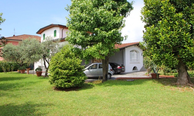 Castelnuovo Magra Villa | Villa for 8 People with Garden, A/C, 4,5km from Sea