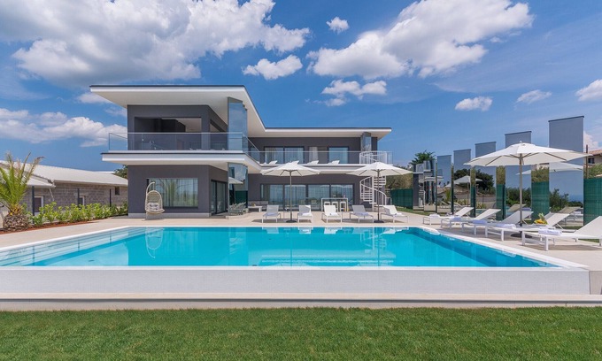 Kastelir-Labinci Villa | Villa Gabrijela for 10 people near Novigrad with 66 m2 heated pool and sea view