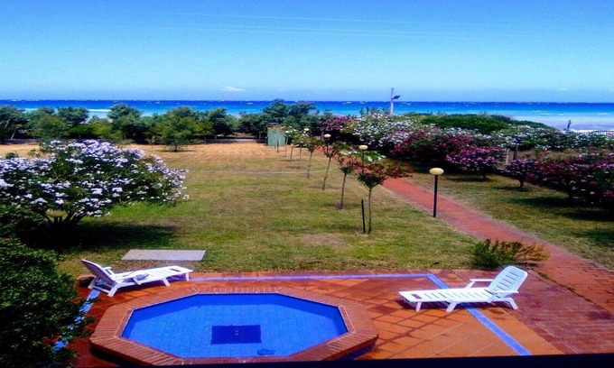 Piane Vecchie Villa | Villa Gelso on the sea.