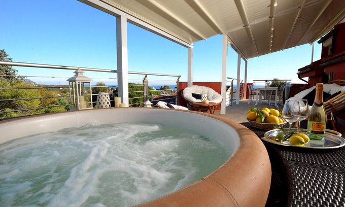 Loano Villa | Villa Giovanna with terrace, jacuzzi and sauna
