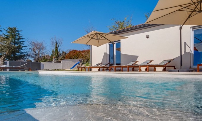 Smoljanci Villa | Villa GRACE with large pool 40m2 near beautiful beaches of Istria