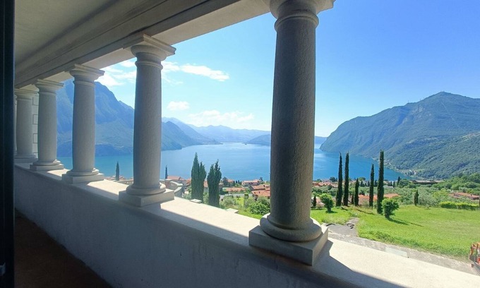 Solto Collina Villa | Villa Hélène