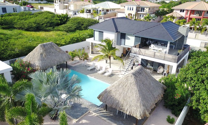 Jan Thiel Villa | Villa Hasta La Vista Royal: Unforgettable Luxury in Curacao